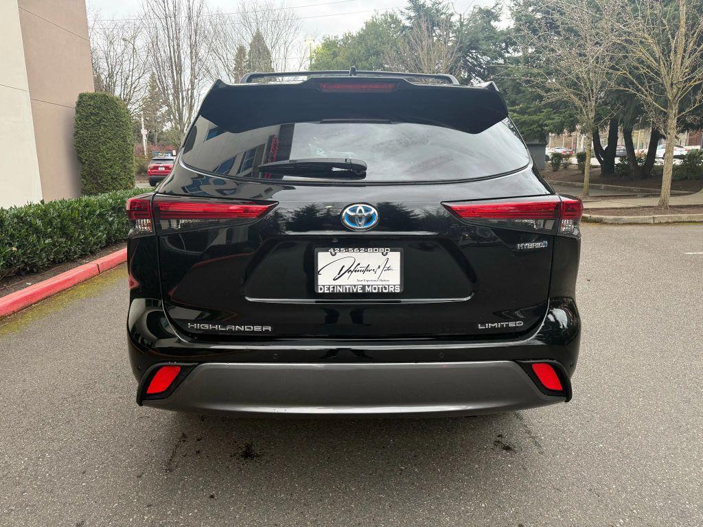 used 2022 Toyota Highlander Hybrid car, priced at $28,990