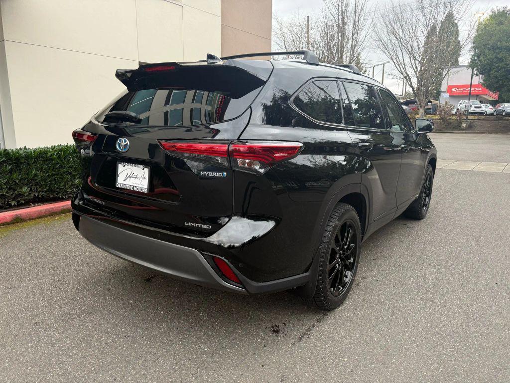 used 2022 Toyota Highlander Hybrid car, priced at $28,990
