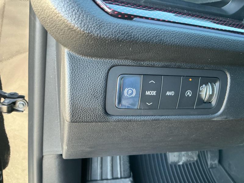 new 2026 Chevrolet Traverse car, priced at $52,019