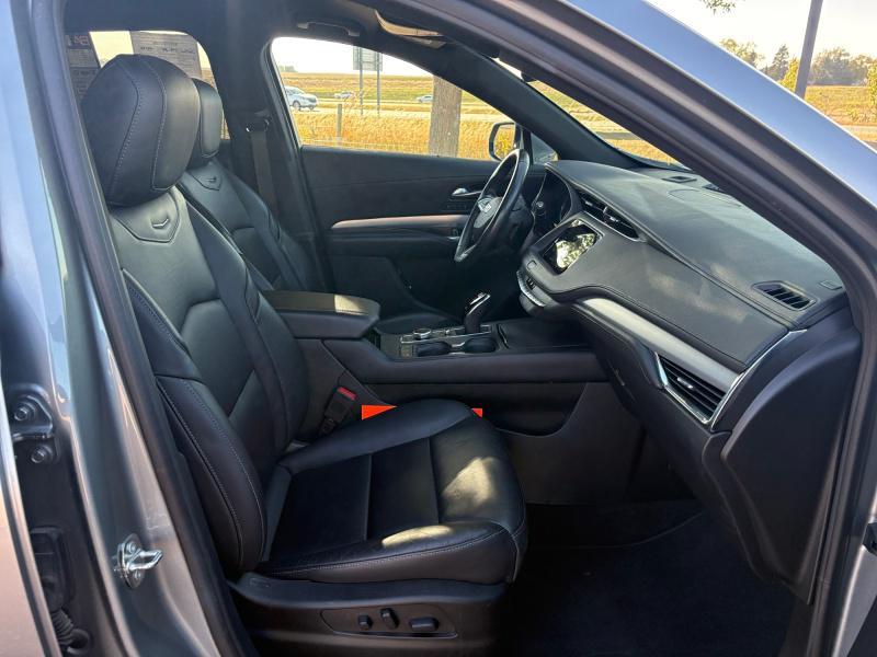used 2023 Cadillac XT4 car, priced at $24,990