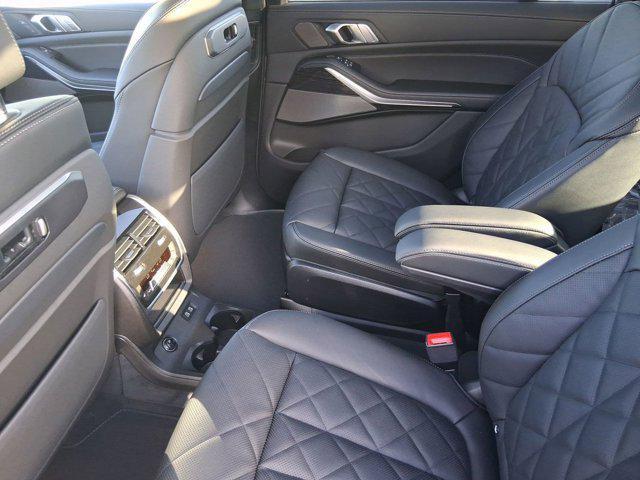 new 2026 BMW X7 car, priced at $98,905
