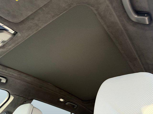 new 2026 BMW X7 car, priced at $100,300