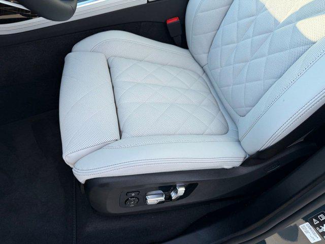 new 2026 BMW X7 car, priced at $100,300