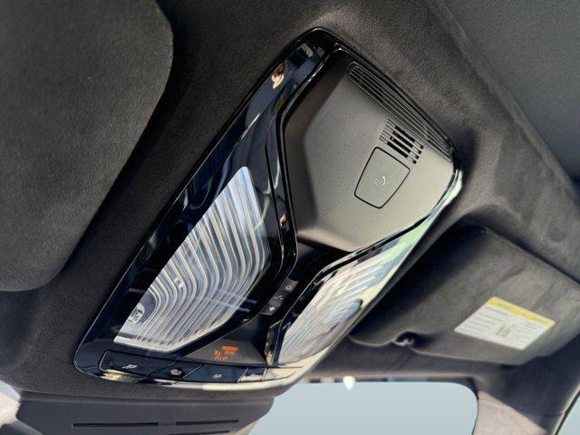 new 2026 BMW X7 car, priced at $100,300