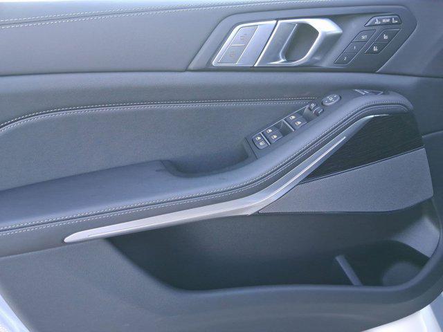 new 2026 BMW X7 car, priced at $101,400