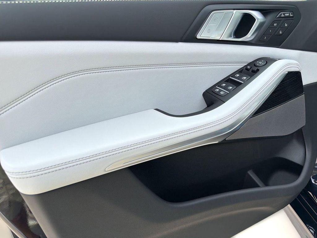 new 2027 BMW X7 car, priced at $102,160