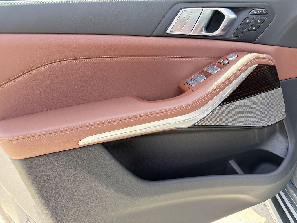 new 2027 BMW X7 car, priced at $99,960