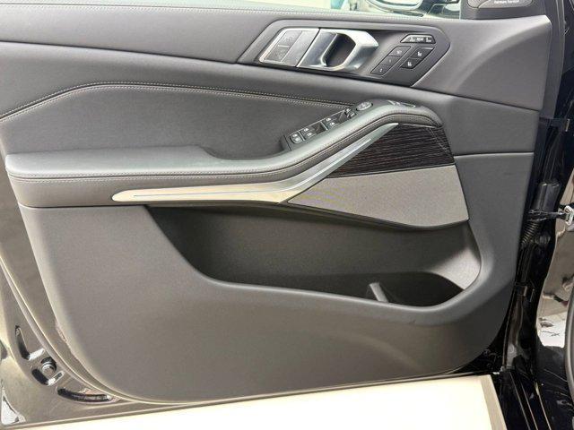 new 2026 BMW X7 car, priced at $102,155