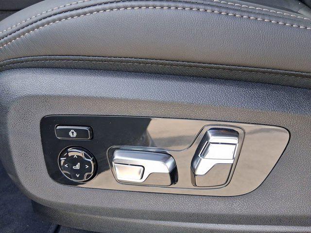 new 2026 BMW X7 car, priced at $120,935