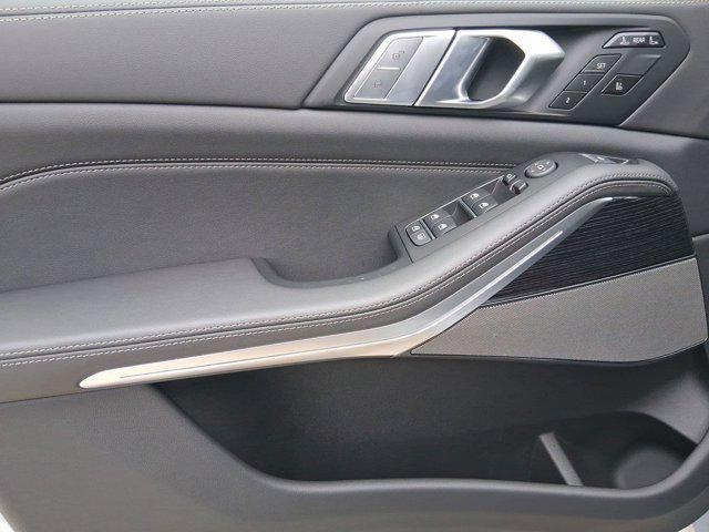 new 2026 BMW X7 car, priced at $97,525