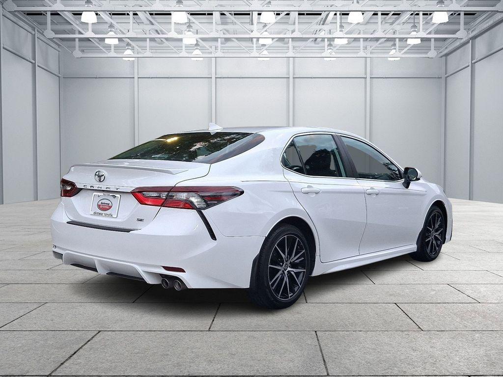 2021 Super White Toyota Camry