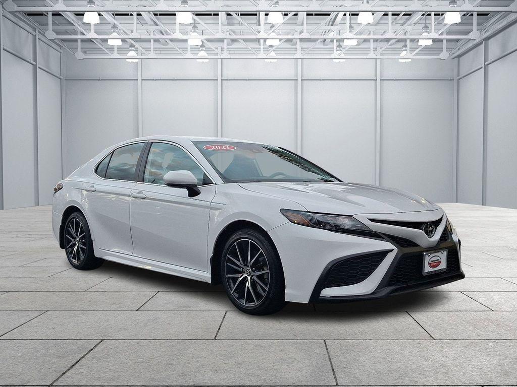2021 Super White Toyota Camry