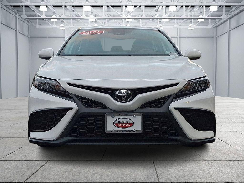 2021 Super White Toyota Camry