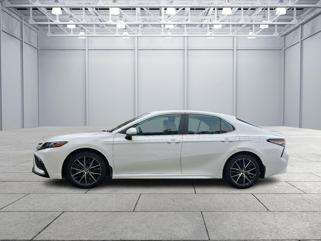 2021 Super White Toyota Camry