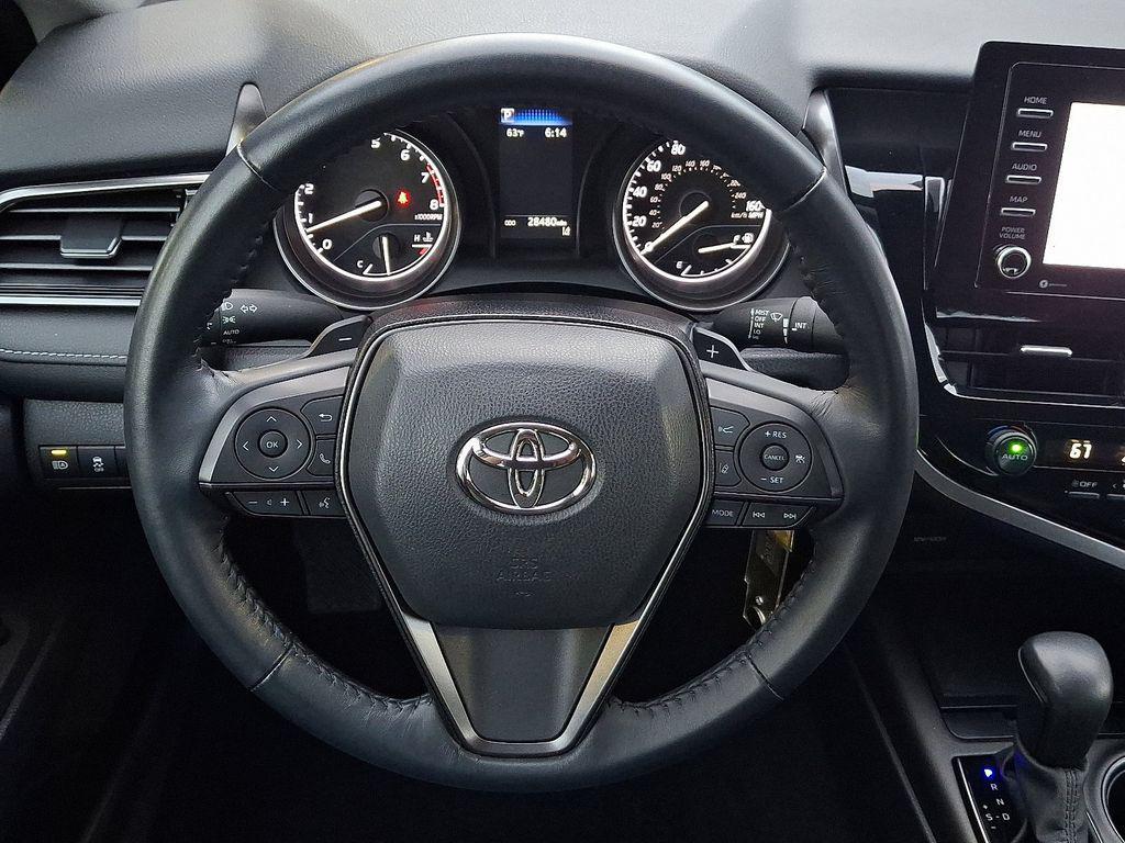 2021 Super White Toyota Camry