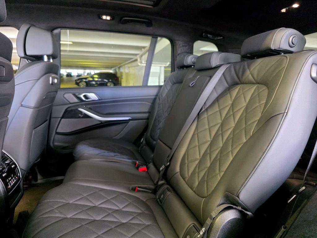new 2027 BMW X7 car, priced at $100,027
