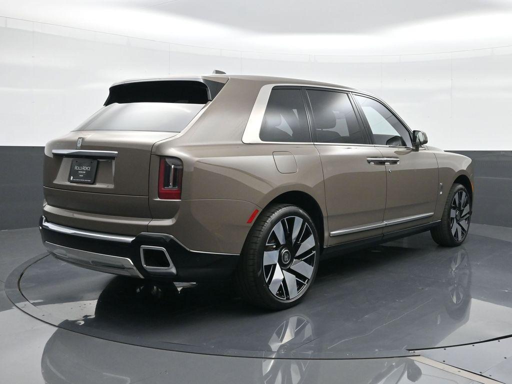 used 2025 Rolls-Royce Cullinan car, priced at $462,137