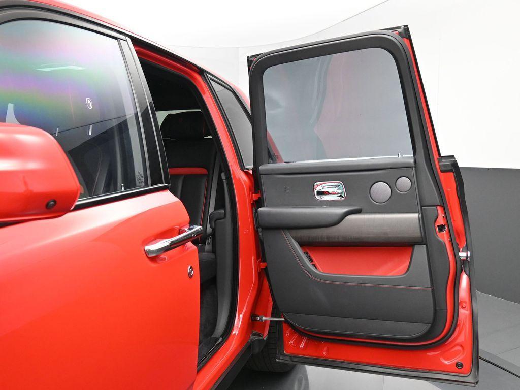 used 2021 Rolls-Royce Cullinan car, priced at $275,046