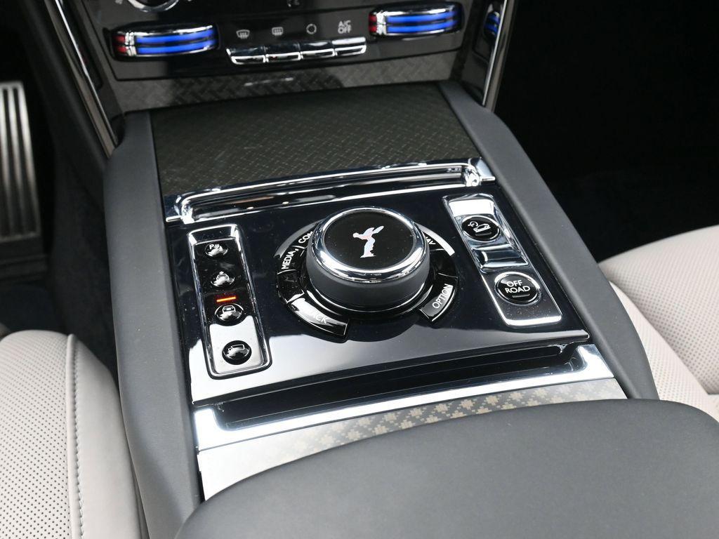 used 2021 Rolls-Royce Cullinan car, priced at $332,037