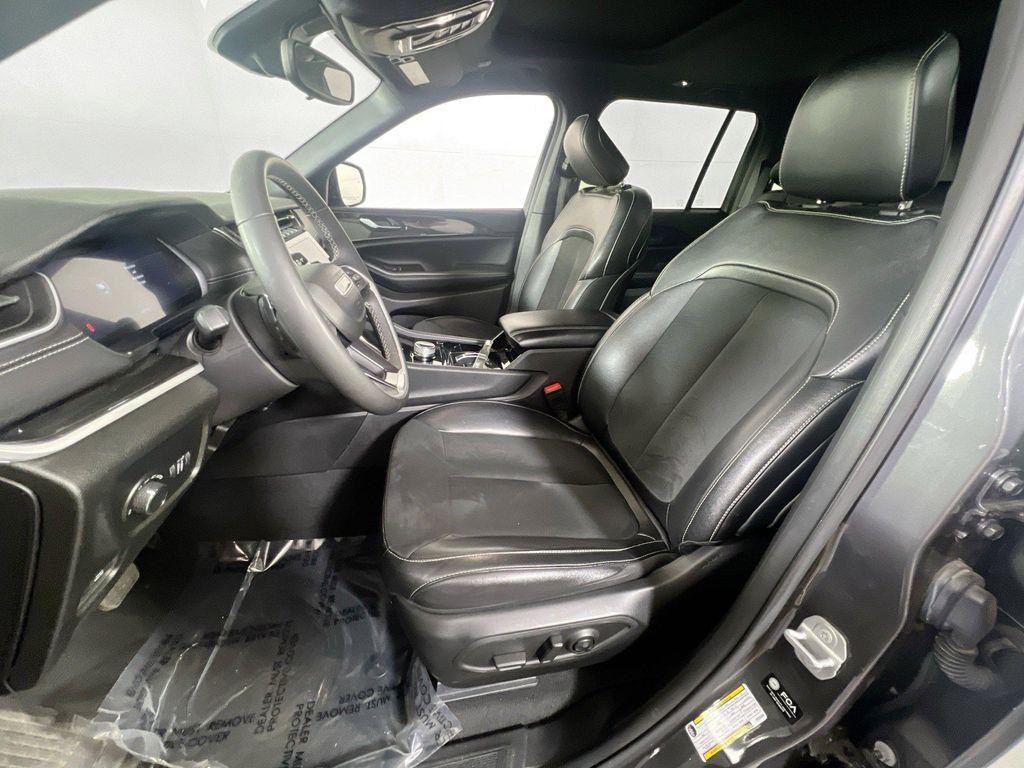 used 2023 Jeep Grand Cherokee car, priced at $33,119