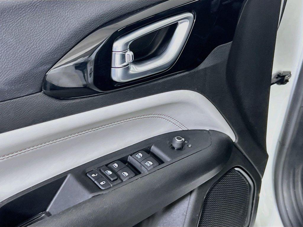 used 2022 Jeep Compass car, priced at $22,148