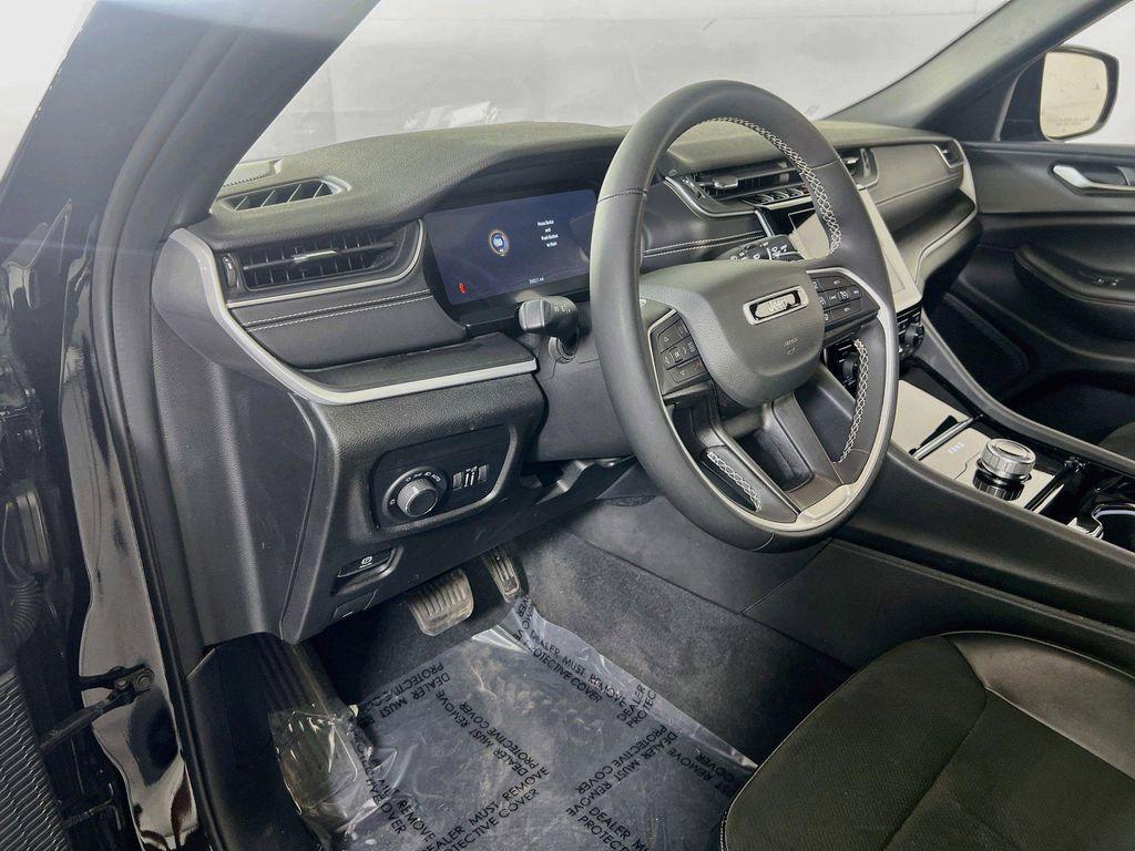 used 2023 Jeep Grand Cherokee car, priced at $31,579