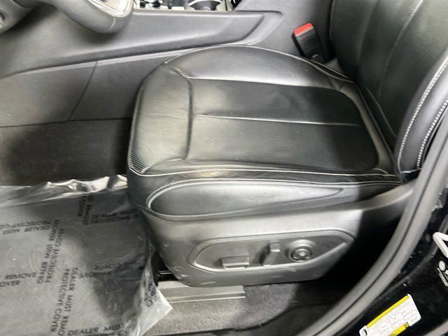 used 2022 Jeep Grand Cherokee car, priced at $35,050