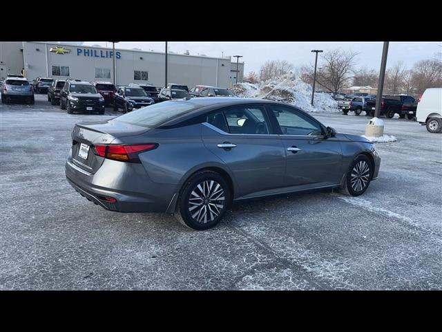 used 2023 Nissan Altima car, priced at $17,999