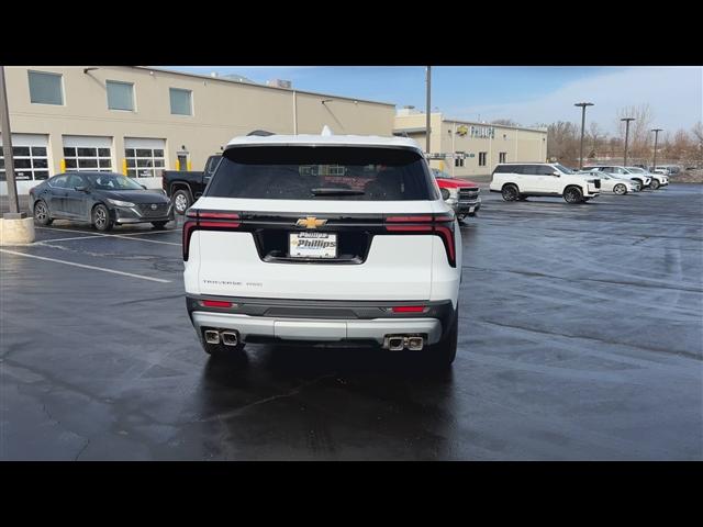 used 2025 Chevrolet Traverse car, priced at $38,928