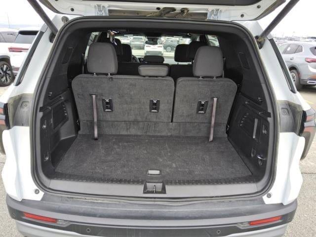 used 2025 Chevrolet Traverse car, priced at $38,999