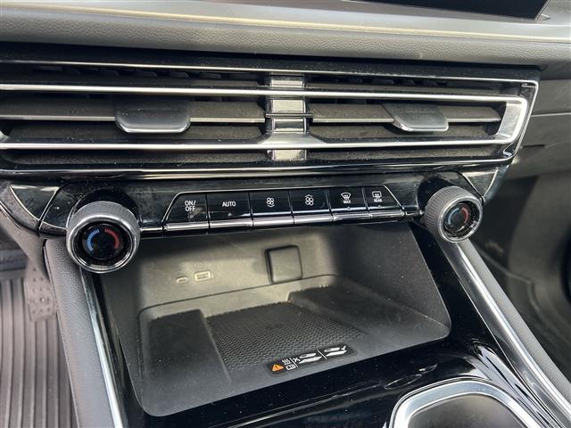 used 2025 Chevrolet Traverse car, priced at $38,928