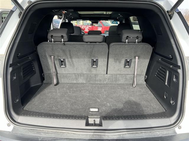 used 2025 Chevrolet Traverse car, priced at $38,928