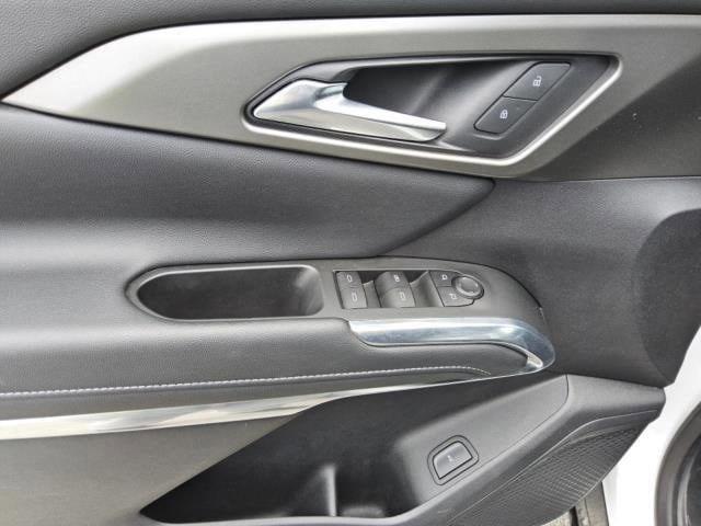 used 2025 Chevrolet Traverse car, priced at $38,999