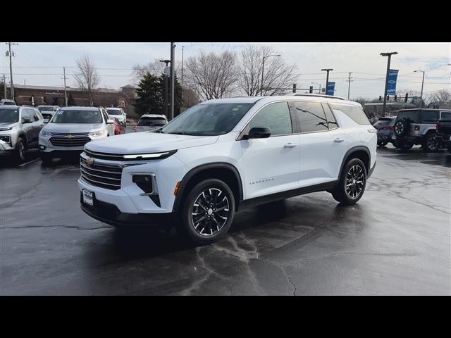 used 2025 Chevrolet Traverse car, priced at $38,928