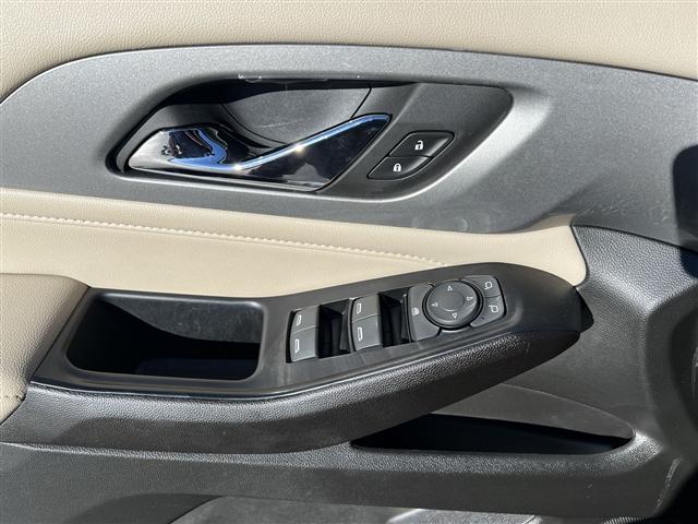 used 2023 Chevrolet Traverse car, priced at $26,599