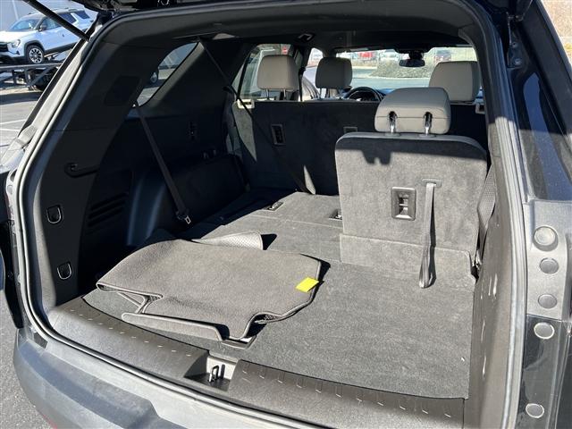 used 2023 Chevrolet Traverse car, priced at $26,599