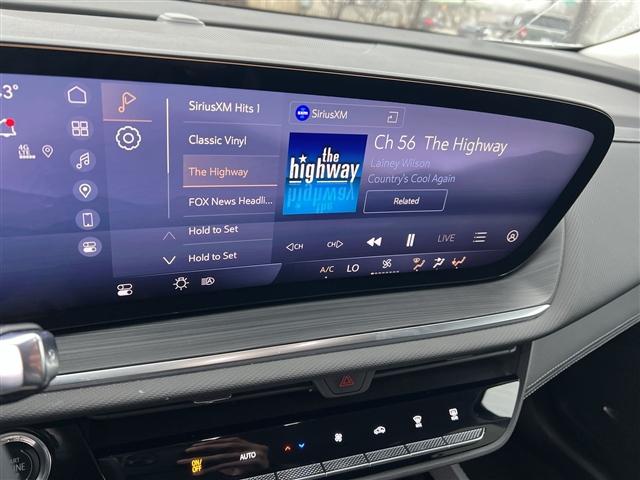 used 2025 Buick Envision car, priced at $28,886