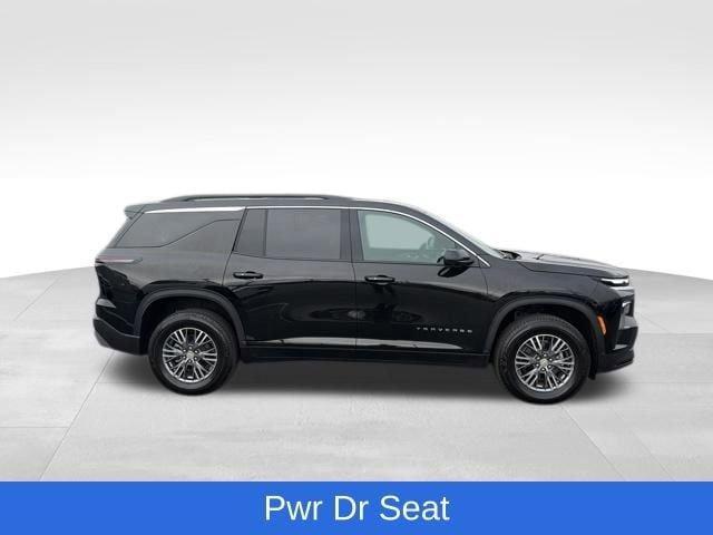 used 2025 Chevrolet Traverse car, priced at $38,899