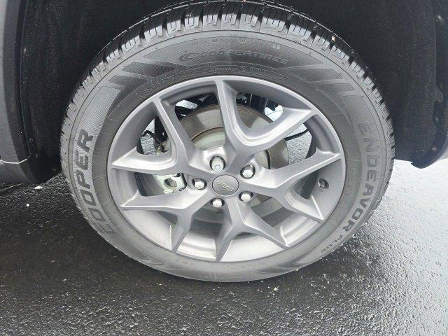 used 2021 Jeep Grand Cherokee car, priced at $22,749