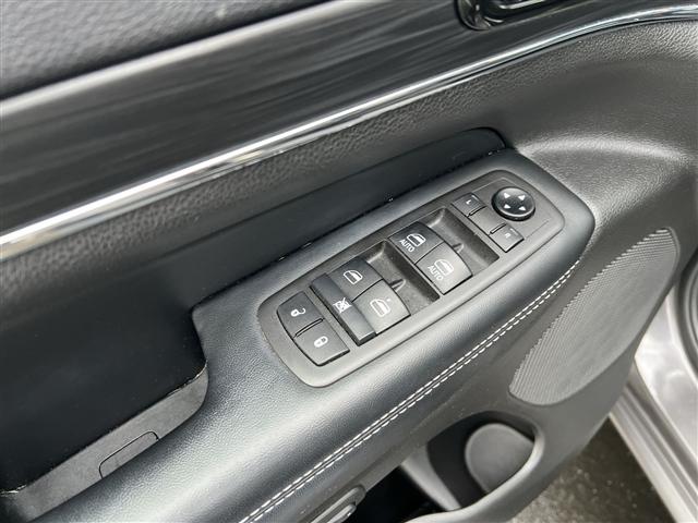 used 2021 Jeep Grand Cherokee car, priced at $22,596