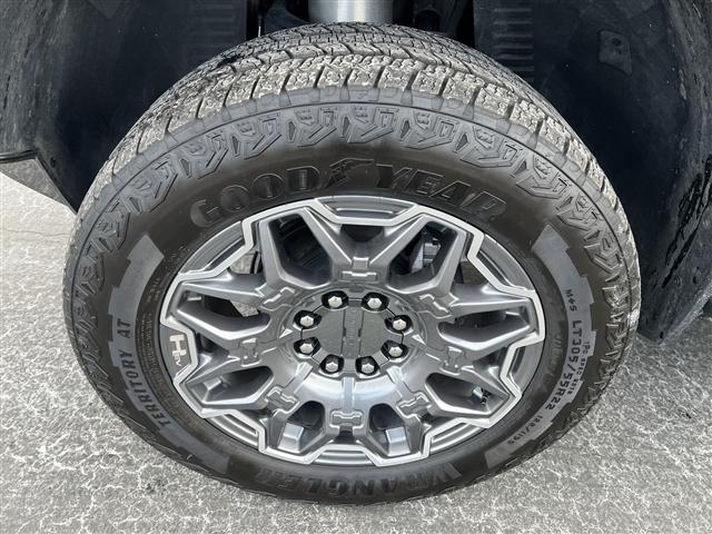 used 2025 GMC HUMMER EV SUV car, priced at $71,460