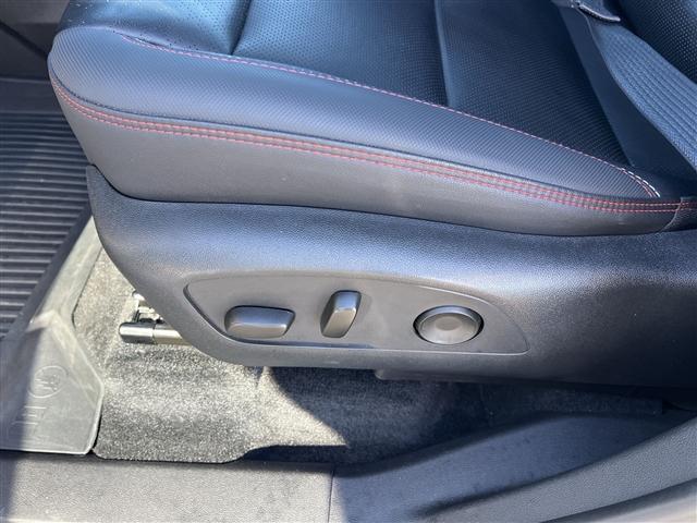 used 2024 Chevrolet Traverse car, priced at $48,999