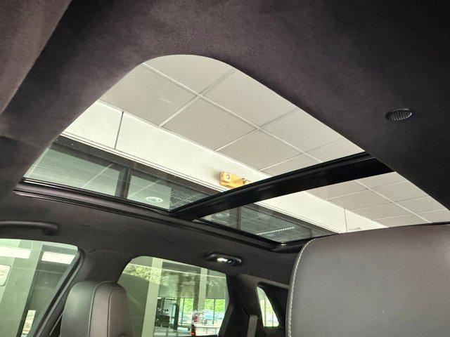 used 2022 Cadillac XT5 car, priced at $32,222