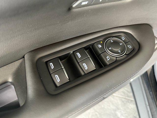 used 2022 Cadillac XT5 car, priced at $32,222