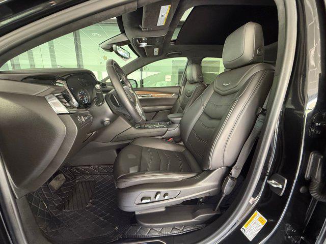 used 2022 Cadillac XT5 car, priced at $32,222
