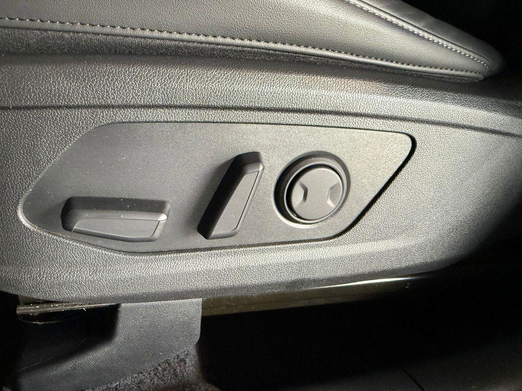 used 2023 Kia Sorento car, priced at $31,224