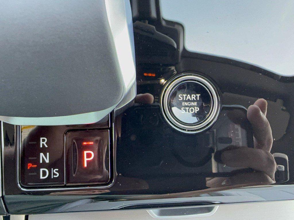 new 2027 Land Rover Range Rover Sport car, priced at $90,302