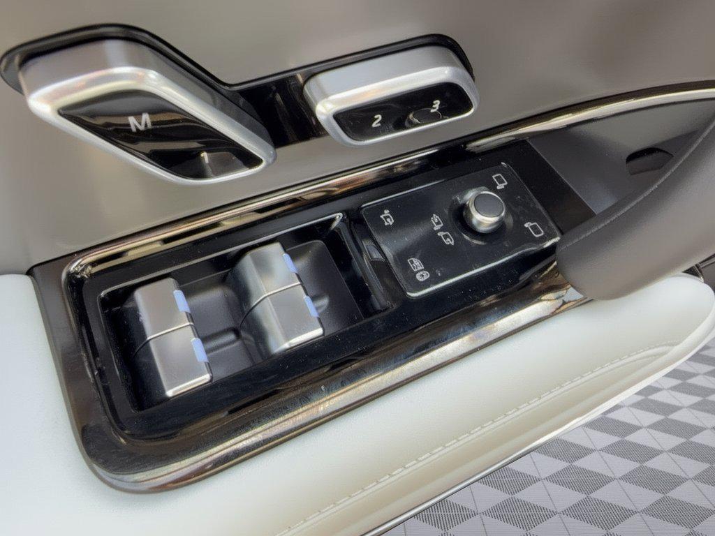 new 2027 Land Rover Range Rover Sport car, priced at $90,302
