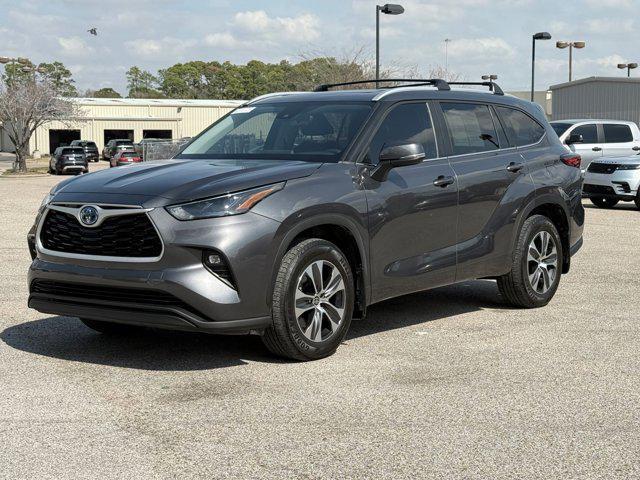 used 2023 Toyota Highlander Hybrid car, priced at $33,999