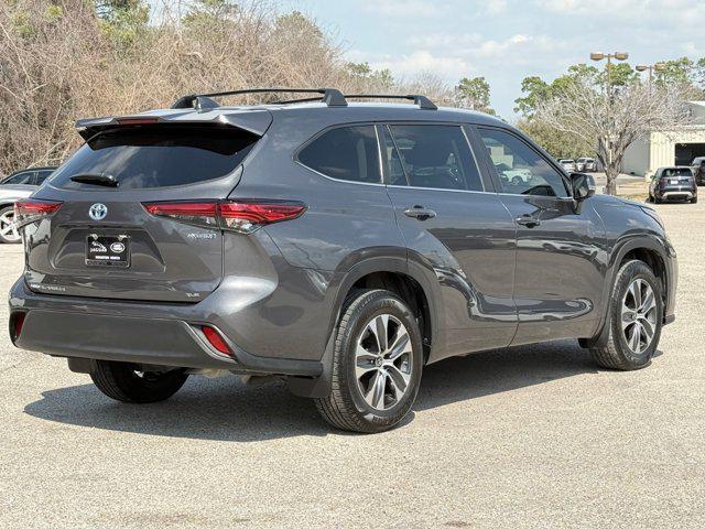 used 2023 Toyota Highlander Hybrid car, priced at $33,999